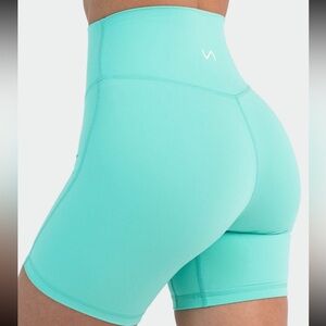 TLF Tempo Glo 6” short